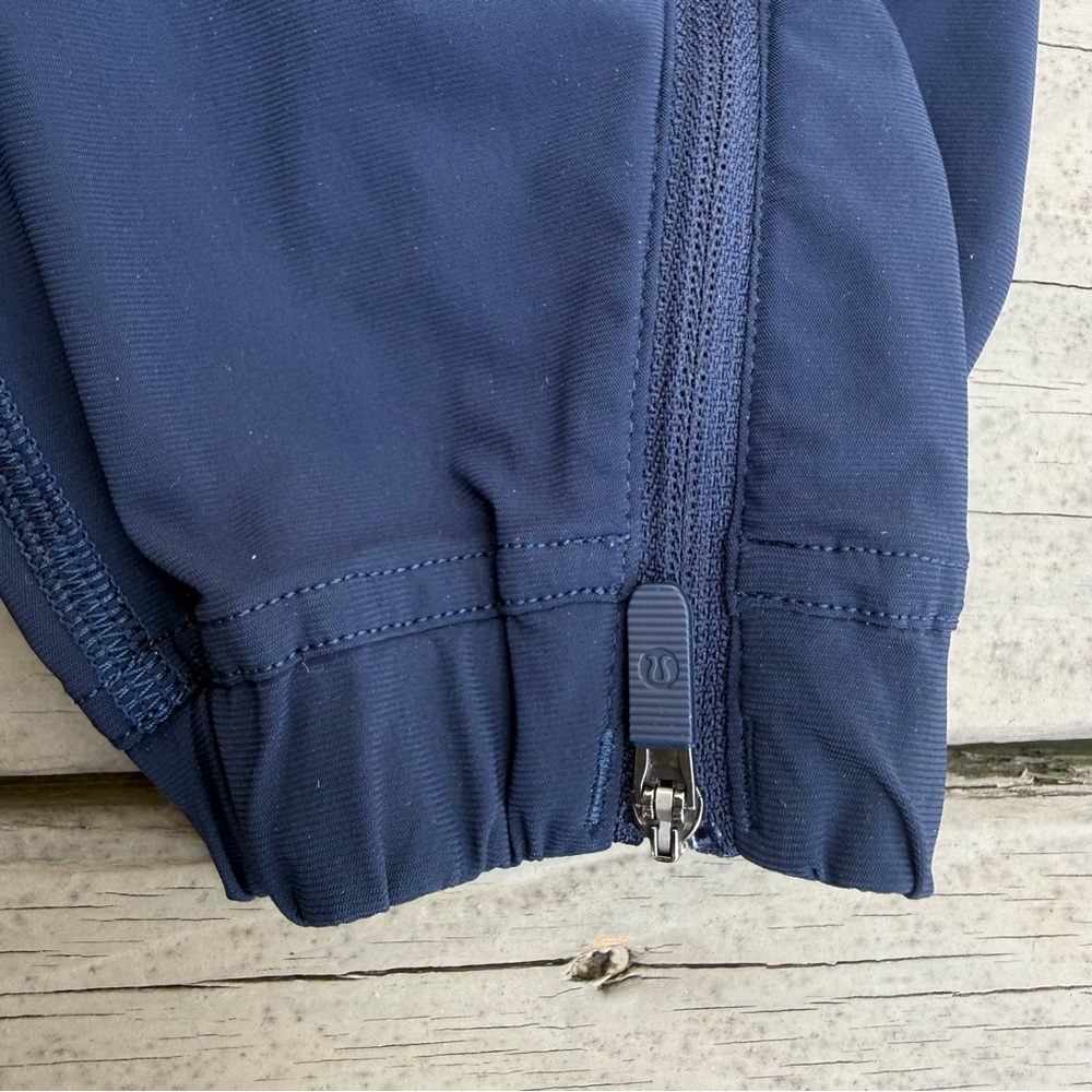 Lululemon Adapted State Jogger Pants in Navy Blue size 6 - Picture 10 of 14